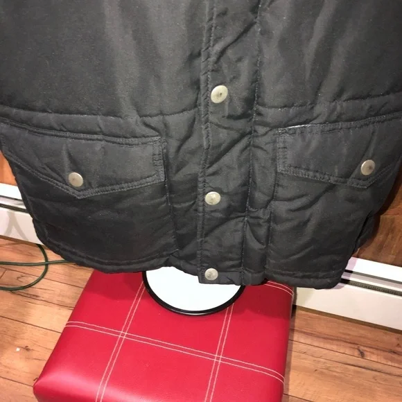 Old Navy Black Puffer Vest - Picture 3 of 9